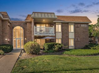 1515 E Churchill Dr UNIT 102, Palatine, IL 60074