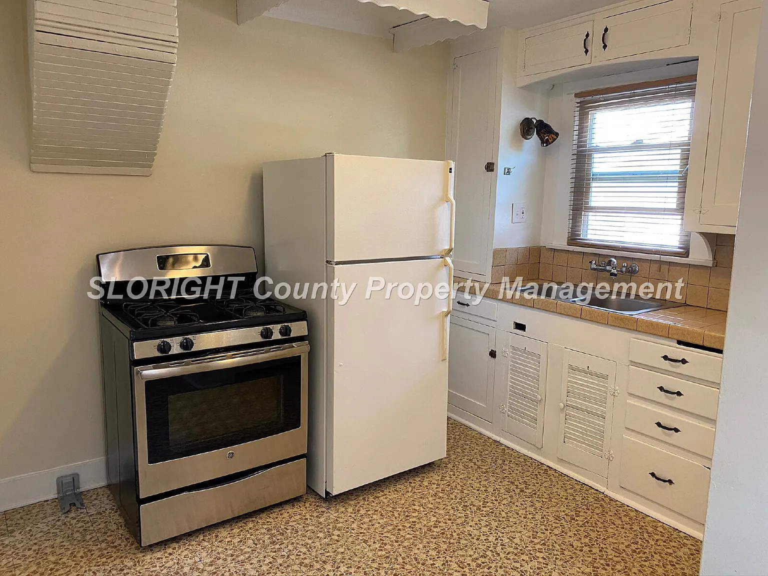 2 bed, 1.0 bath, $2,450 — Photo 4