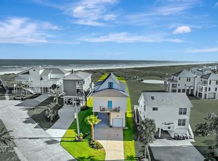 4138 Defender Ln, Galveston, TX 77554