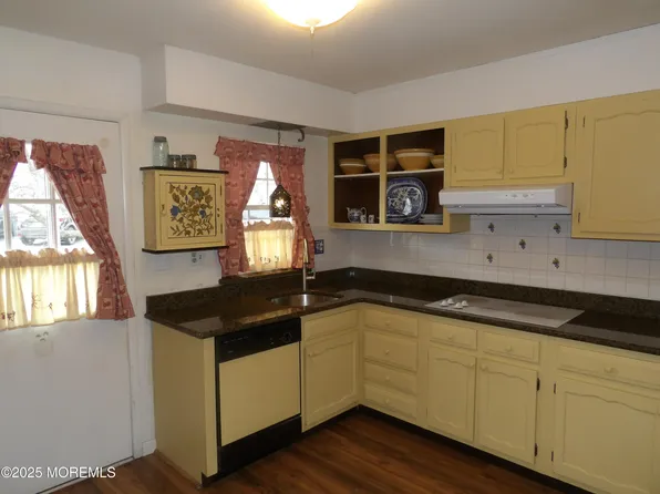 987B Aberdeen Drive, Lakewood, NJ 08701