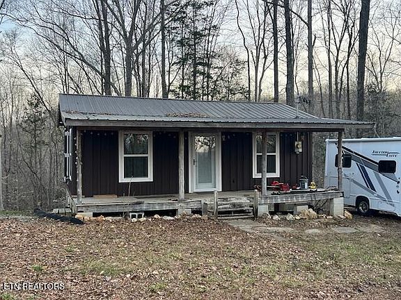 2nd image of 192 Taylor Rd