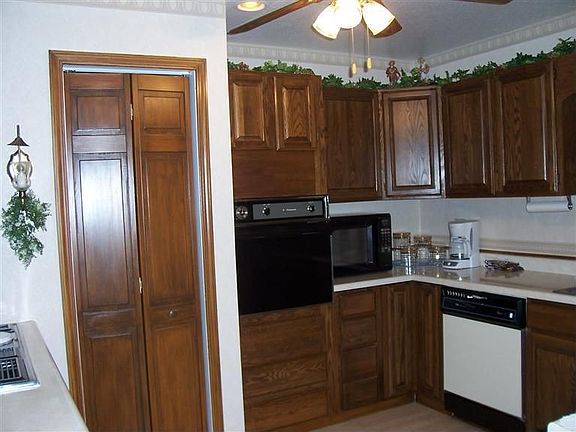 5th image of 6937 Hackberry Way