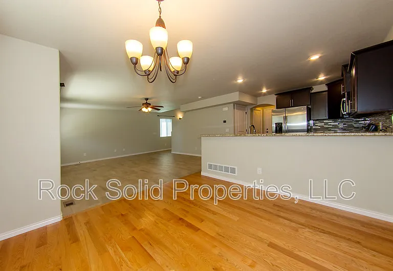 1031 Old Town Ln #1 — Photo 11