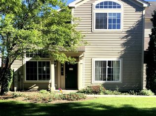 3642 Roanoke Ave, Carpentersville, IL 60110