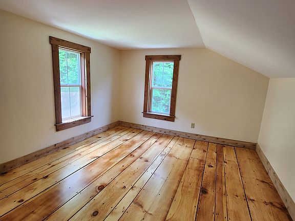 4th image of 331 Excelsior Farm Rd
