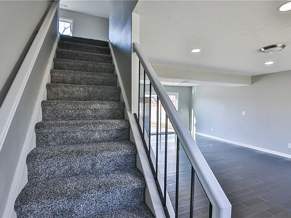 4th image of 3556 Eisenhower Dr