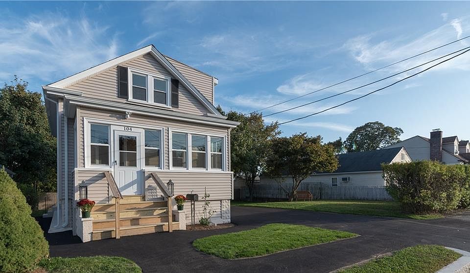 1st image of 104 Arlington St