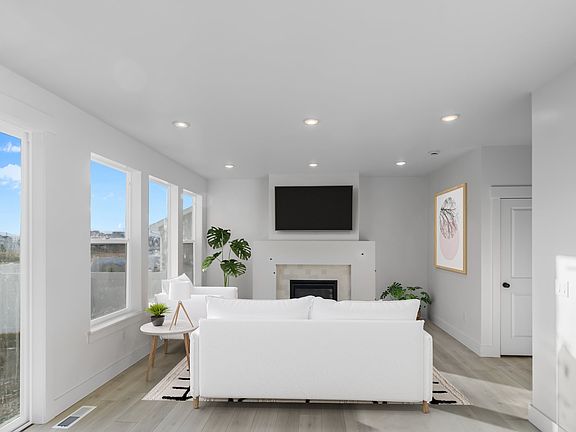 The photos are staged and may not reflect the current condition or contents of the property.