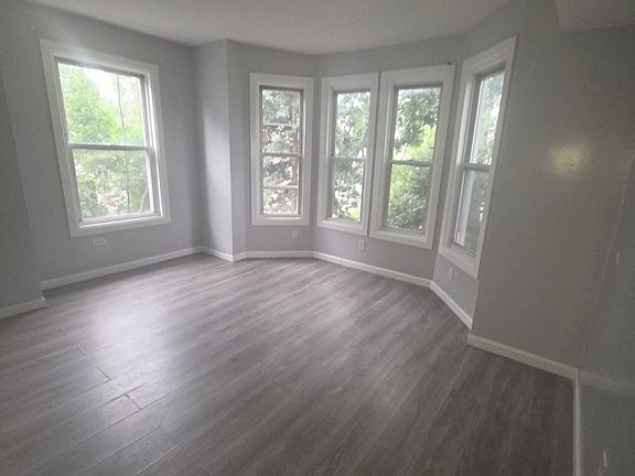 5th image of 146-148 S Clinton St #2