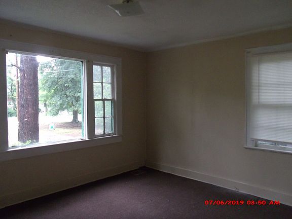3rd image of 1184 Ellis Ave