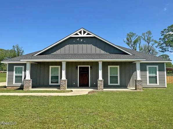 113 Water Oak Dr, Lucedale, MS 39452