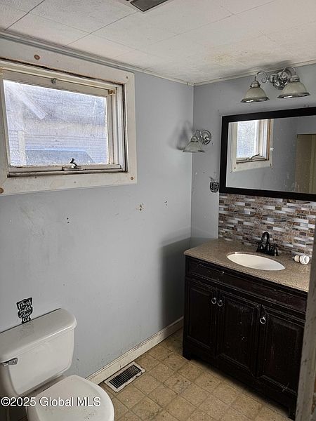 4th image of 108 Oak Street