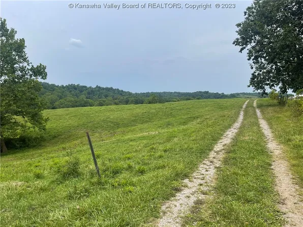 11300 Kanawha Valley Rd, Henderson, WV 25106