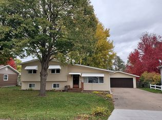 624 2nd Ave, Camanche, IA 52730