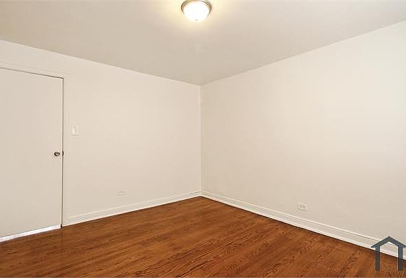 5th image of 11143 S King Dr W