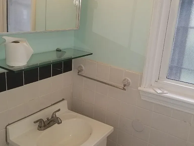 682 Parker St #1 — Photo 7