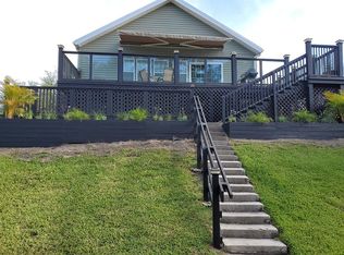 292 Maxwell Dr, Welaka, FL 32193