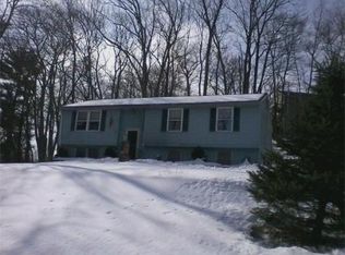17 Woodside Dr, Northbridge, MA 01534