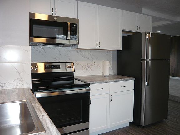 4th image of 633 Fern Ct