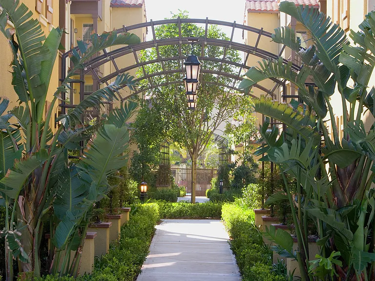 Woodbury Court Apartment Homes — Photo 15