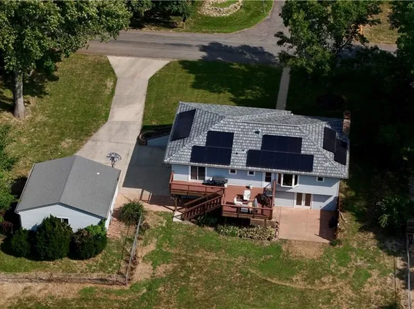 3814 Meadow Oak Ln, Saint Joseph, MO 64503