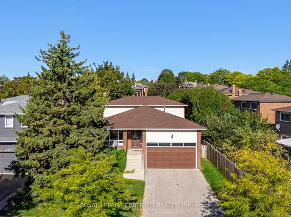 1431 Harmsworth Sq, Oakville, ON L6H 3E8