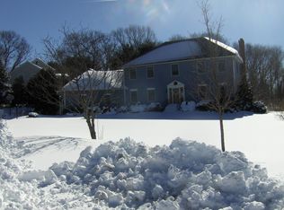 11 Parmenter Rd, Southborough, MA 01772