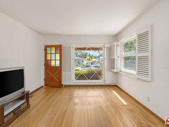 3rd image of 4049 Coolidge Ave