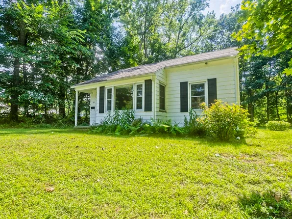 40 Hadley St, South Hadley, MA 01075