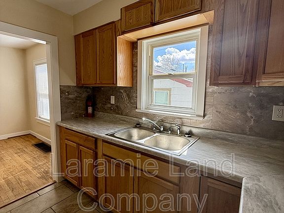 2nd image of 658 N 10th St #1