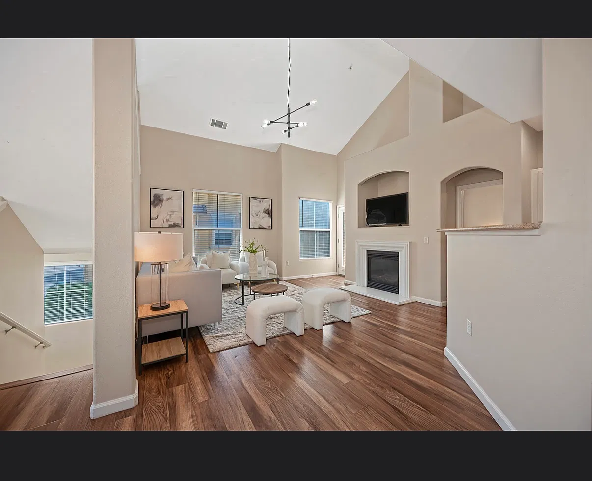 1291 Milano Dr — Photo 2