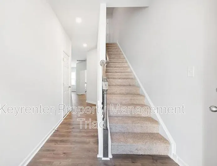 1122 Banworth Ct — Photo 15