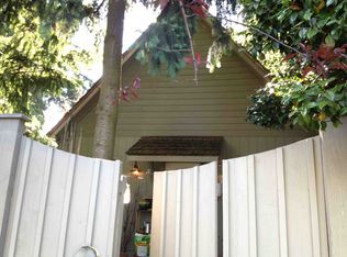 9117 15th Ave NE, Seattle, WA 98115