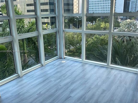 5th image of 950 Brickell Bay Dr APT 801