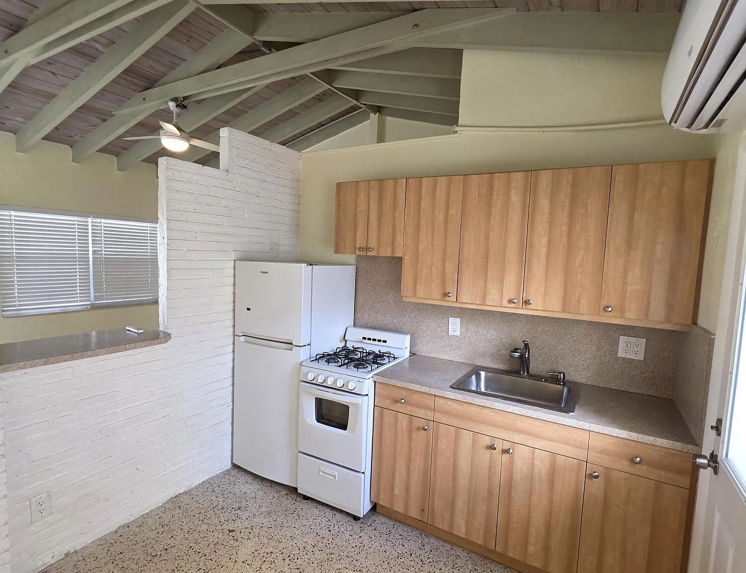 1 bed, 1.0 bath, 550 sqft, $2,180 — Photo 1