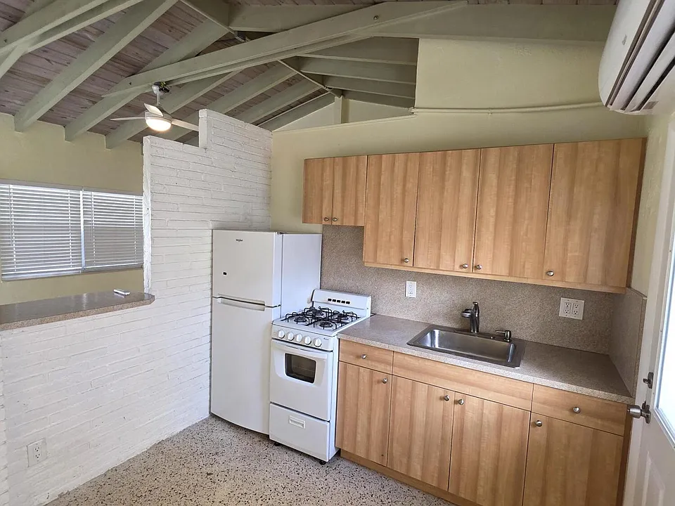 601 SE 20th Ave #4