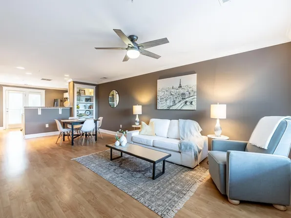 1855 Candlewood Ct Unit 204, Charlottesville, VA 22903