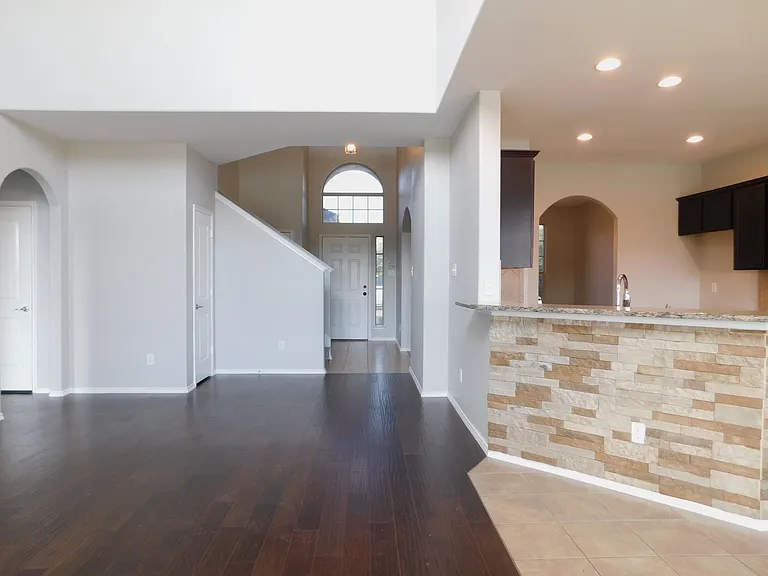 14904 Riverside Dr — Photo 6