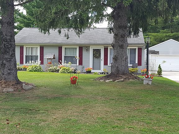 2nd image of 2000 Rocklyn Dr