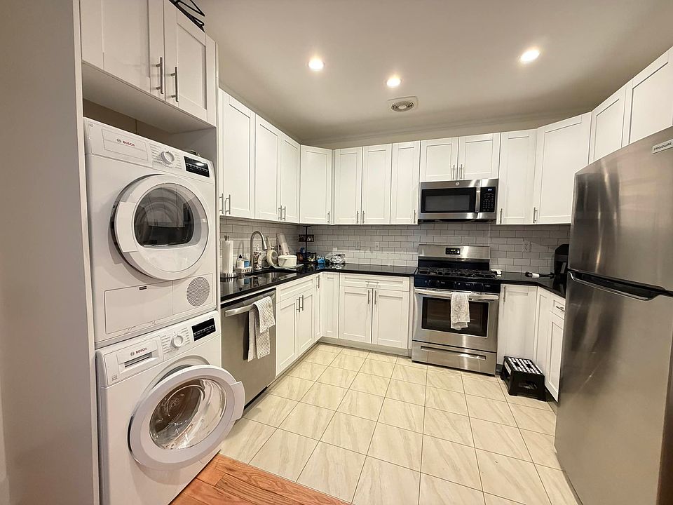 1st image of 111 E 26th St #D92