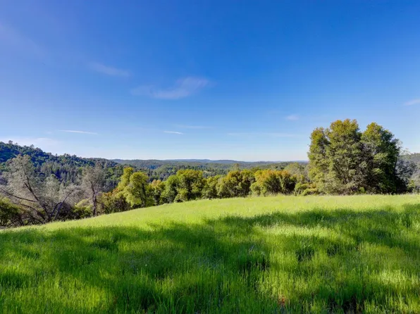 12584 Kodiak Ln, Grass Valley, CA 95949