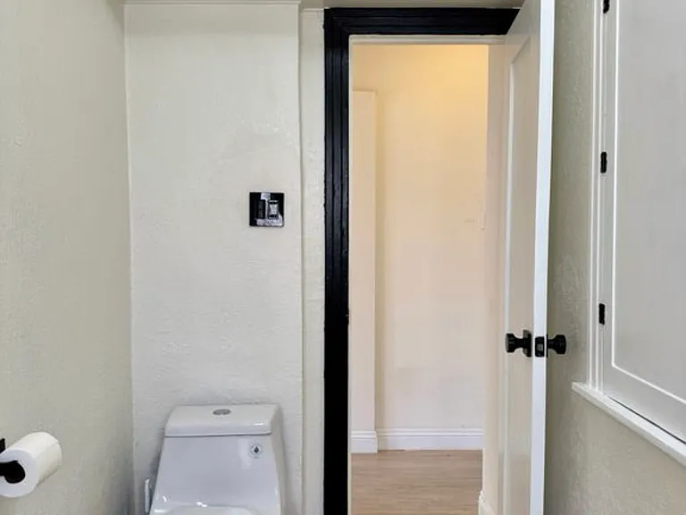 2927 S West View St #1 — Photo 29