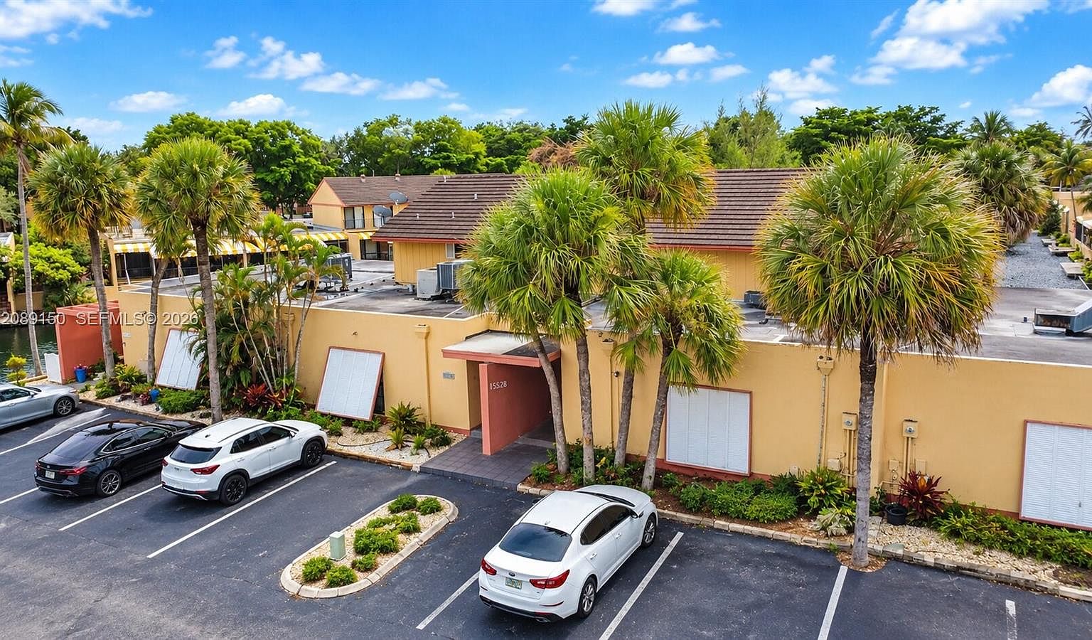 15528 Braemar Ct — Shula's Hotel and Golf Club