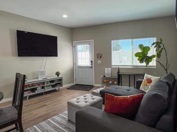 9338 Twin Mountain Cir, San Diego, CA 92126