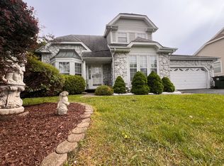 549 Eastwick Ln, Bartlett, IL 60103