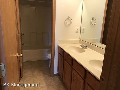 2nd image of 1117 Anthrop Dr APT 12
