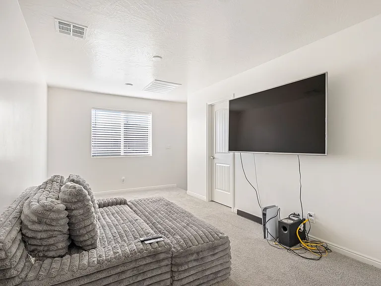 1382 E White Desert Dr — Photo 10
