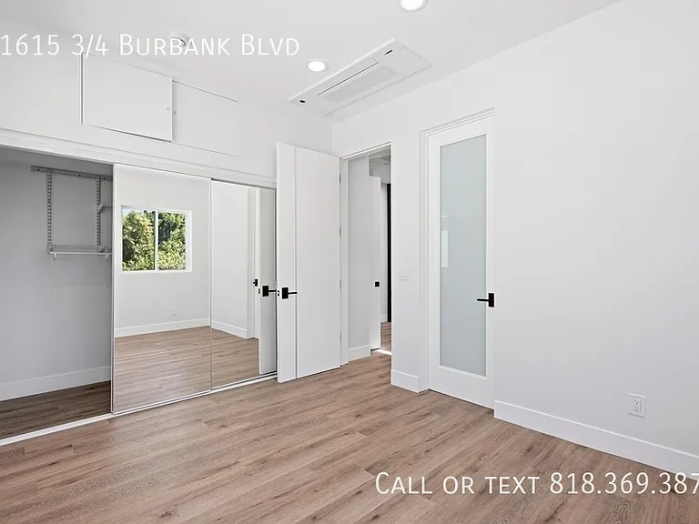 11615 3/4 Burbank Blvd — Photo 16