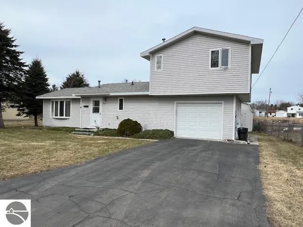 516 W Michigan Ave, Oscoda, MI 48750
