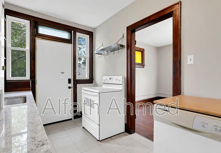 294 Wyandotte Ave — Photo 20